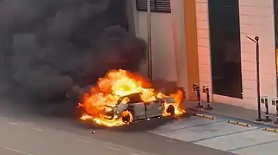 Kayseri'de şarj istasyonunda korku dolu anlar: Elektrikli araç alev topuna döndü!