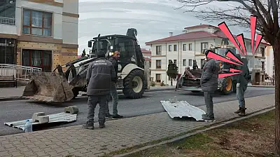 Kayseri'de şiddetli fırtına: Çatılar yerinden söküldü – Uyarılar peş peşe geldi!