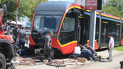 Kayseri'de tramvayın altında kaldı! 24 yaşındaki kadın ağır yaralandı