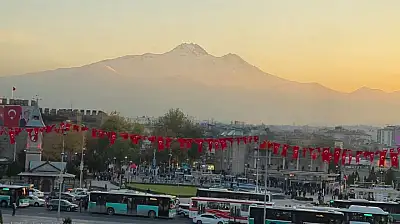 Kayseri'den kısa kısa: Skandal olay,Trafik kazası, Hulusi Akar, Yüksek Hızlı Tren, Kayserispor…