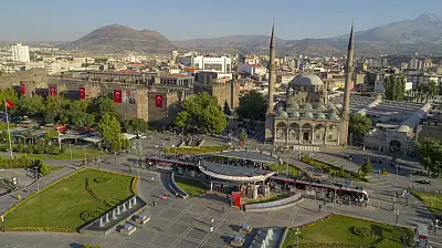 Kayseri kısa kısa: İstihdam, Samsunlu şirket, TOMTAŞ, Yıkım, Cumhuriyet Meydanı, Kayserispor...