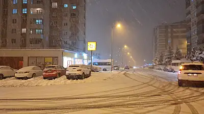 Kayseri'ye kar geliyor! Valilikler duyurdu, komşu illerde okullar tatil