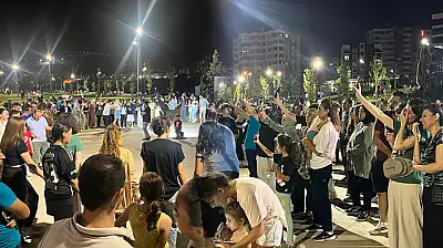 Talas Millet Bahçesi'nde Grup Şantiye rüzgarı: Halay çektiler, çiftetelli oynadılar!