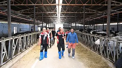 Yahyalı'da dikkat çeken ziyaret! Belgeyi İl Müdürü Saklav teslim etti!