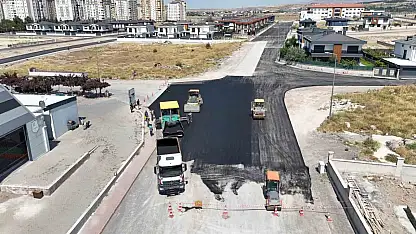 Melikgazi Belediyesi Gesi Fatih mahallesinde yol çalışmalarına devam ediyor