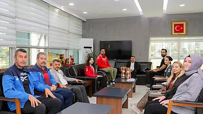 Kayseri'yi gururlandıran sporcular İl Müdürü Kabakcı'yı ziyaret etti