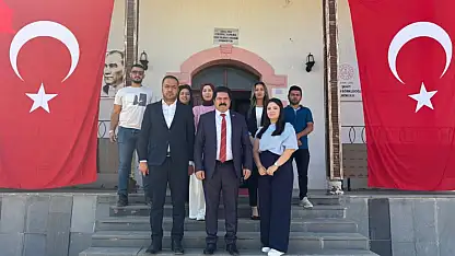 Sarız Milli Eğitim Müdürü Aslan, öğrencilerin ilk ders heyecanına ortak oldu!