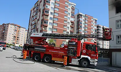 Kayseri'de 9 katlı binada yangın çıktı: Mahsur kalanların imdadına ekipler yetişti!