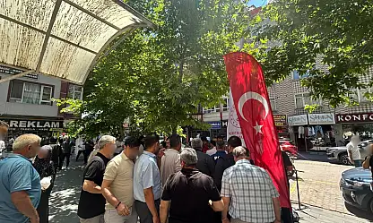 Kayseri'de Cuma Namazı sonrası aşure ikramı: Uzun kuyruklar oluştu!