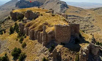 Kayseri'nin zirvesinde bir Bizans mirası: 13 kuleli tarihi kale!