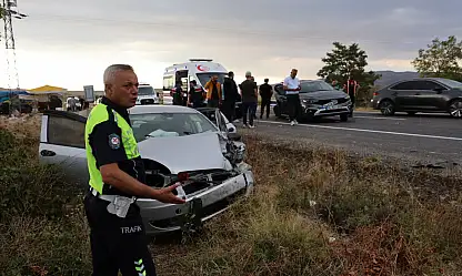 Nevşehir-Kayseri yolunda feci kaza! Otomobil şarampole savruldu: 6 yaralı