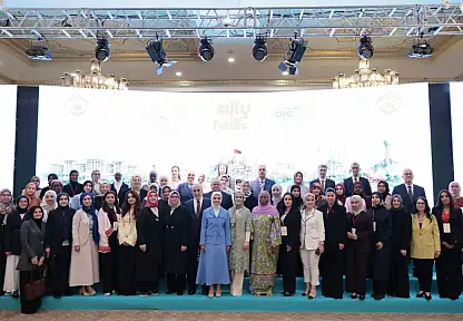 25 İslam ülkesinden kadınlar bir araya geldi – Kayseri'nin vekili moderatör oldu!