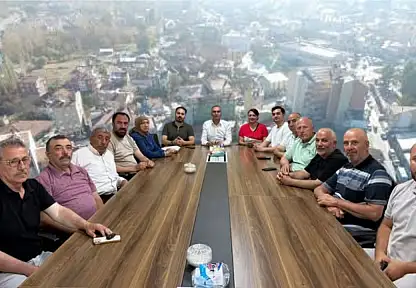 AK Parti Bünyan'da yönetim kurulu toplantısı düzenlendi