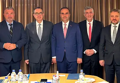 Bakan Kacır, IFC heyeti ile görüştü