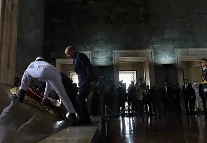 Cumhurbaşkanı Erdoğan başkanlığındaki devlet erkanı, Anıtkabir'i ziyaret etti
