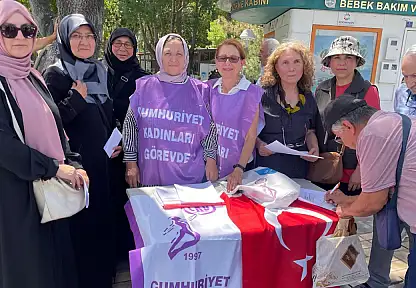 Cumhuriyet Kadınları NATO'ya karşı!