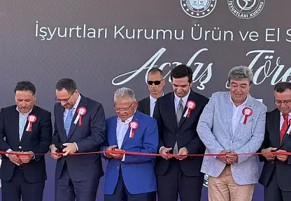 Dursun Ataş, Kayseri'deki İşyurtları Ürün ve El Sanatları Fuarı açılışına katıldı