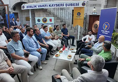 Kayseri'de gençlerin en çok merak ettiği sorulara Murat Cahid Cıngı yanıt verdi