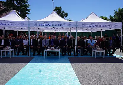 Kayseri'de dikkat çeken teslim! Anahtarlar sahiplerini buldu