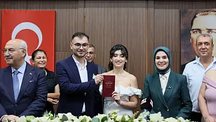Bakan Göktaş duyurdu: Genç çiftlere faizsiz kredi desteği sürüyor!