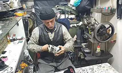 Kayseri'de usta tamirci, yoksulların yüzünü güldürüyor