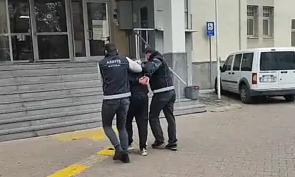'Silahla yağma' suçundan aranan kişi yakalandı