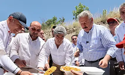 648 yıllık gelenek Melikgazi'de yaşatıldı: Başkan Palancıoğlu vatandaşlarla aynı sofrada buluştu