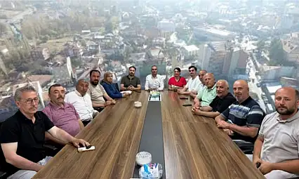 AK Parti Bünyan'da yönetim kurulu toplantısı düzenlendi