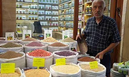 Dede mesleğini 3 bin dönüm arazi üzerinde sürdürüyor!