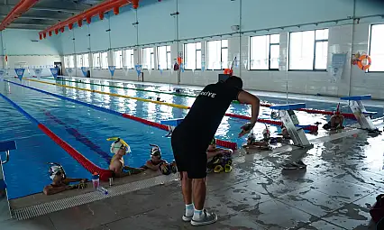 Erciyes'e akın başladı! İki şehirden 30 sporcu Kayseri'ye geldi
