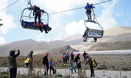 Erciyes'te kış sezonu öncesi halatlı kurtarma eğitimi verildi!