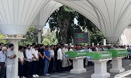 Feci kazada hayatlarını kaybettiler: Yan yana toprağa verildiler