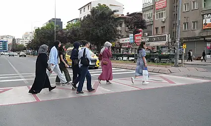 İnönü Bulvarında önemli değişiklik: 3 Yaya geçidi kaldırıldı!