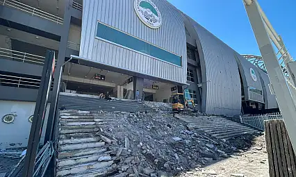 Kadir Has Stadyumu'nda önce tabela söküldü, şimdi ise tadilat başladı