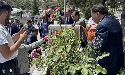 Kayseri'de 15 Temmuz Şehidi Kübra Doğanay mezarı başında anıldı!