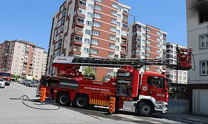 Kayseri'de 9 katlı binada yangın çıktı: Mahsur kalanların imdadına ekipler yetişti!