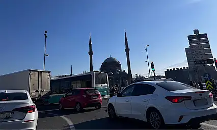 Kayseri'de hasarlı sürücüye ağır fatura! Trafik sigortasında tavan fiyatlara zam geldi