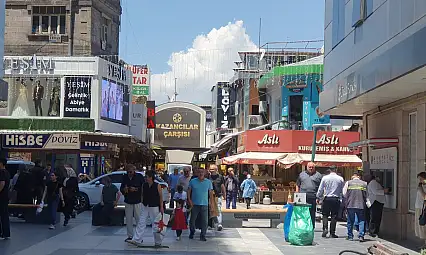Kayseri'de hem fiyatlardan yakındılar, hem de ne var ne yok topladılar!