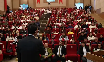Kayseri'de kız çocukları için toplandılar! Gündemde iki büyük tehlike vardı