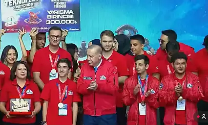 Kayseri'nin gururu oldular: Osman Ulubaş Fen Lisesi öğrencileri ödülü Cumhurbaşkanı Erdoğan'dan aldı!