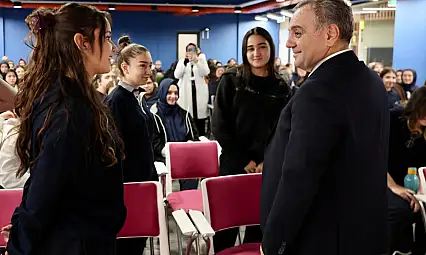 Rektör Altun öğrencilerle bir araya geldi