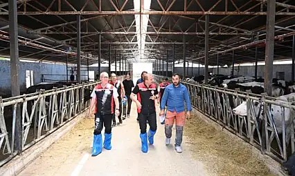 Yahyalı'da dikkat çeken ziyaret! Belgeyi İl Müdürü Saklav teslim etti!