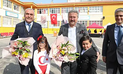 Melikgazi'de öğrenciler davet etti: Başkan Palancıoğlu geri çevirmedi!