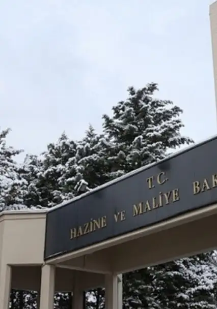 Başkandan istifa,Bakan Yardımcısı'ndan emeklilik dilekçesi!