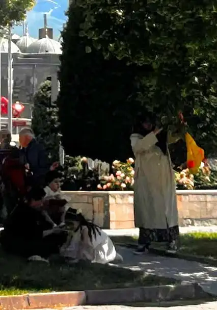 Bu kez faydalarıyla değil fiyatıyla gündeme geldi: Kayserililer çareyi park ve bahçelerde buldu