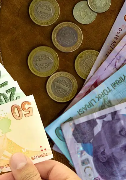 TCMB yeni 50 TL ve 5 TL'leri piyasaya sürdü
