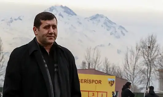 Baki Ersoy'un gözü Kayseri'deydi, kulağı Ağrı'da