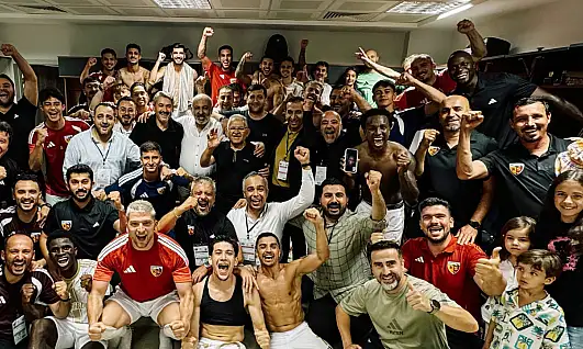 Kayserispor'da umut veren başlangıç! Soyunma odasında dikkat çeken görüntü