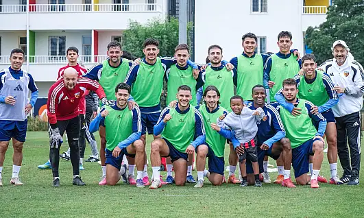 Kayserispor'un antrenmanında yeni yıldız adayı dikkat çekti
