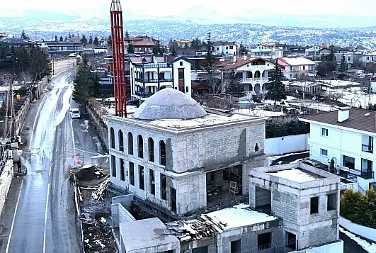 Becen'deki eski Aynalı Cami yeniden inşa ediliyor